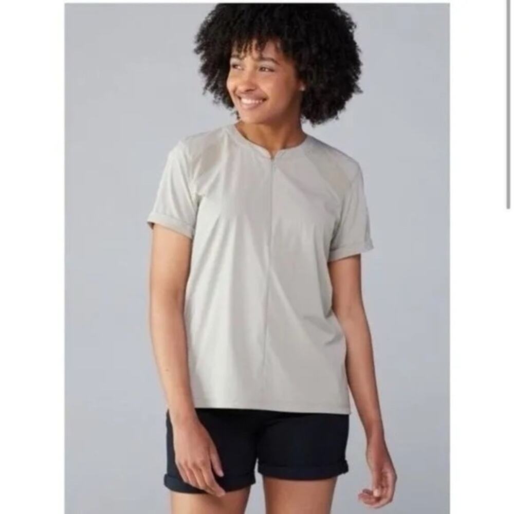 Indygena Lomo Roll Tab Short Sleeve Partial Zip Top Shirt Tan Grey Size Medium